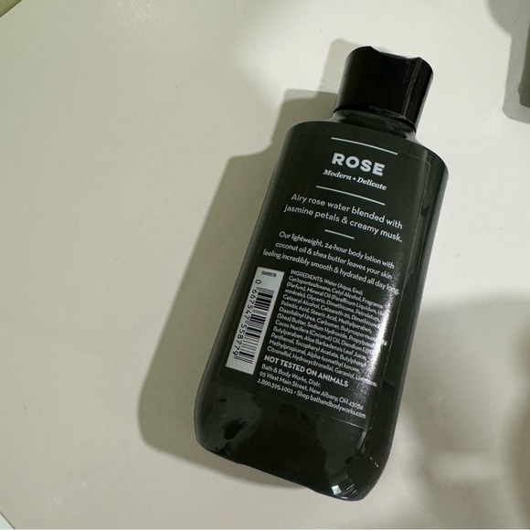 Bath & Body Works Rose 24-Hr Moisture Super Smooth Body Lotion - Picture 3 of 3